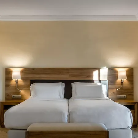 Eden Roc & By Brava Hotel