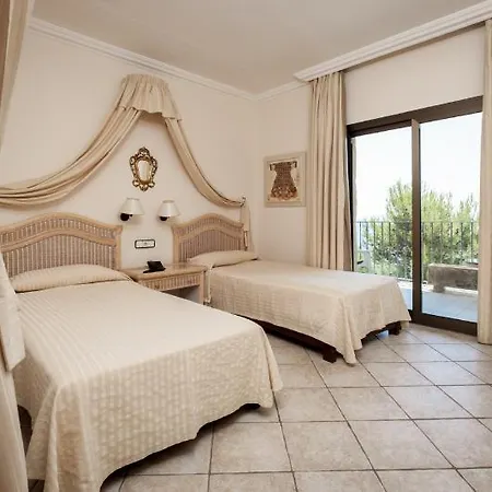Eden Roc & By Brava Hotel