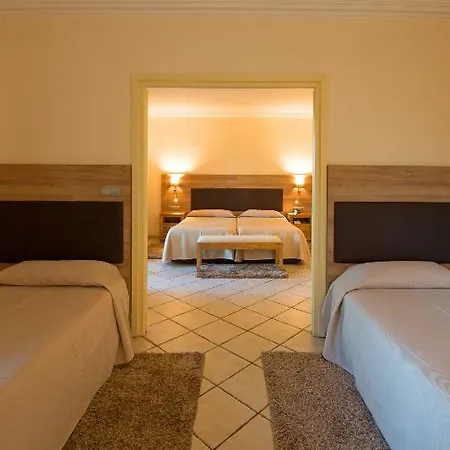 Hotel Eden Roc & By Brava 4*