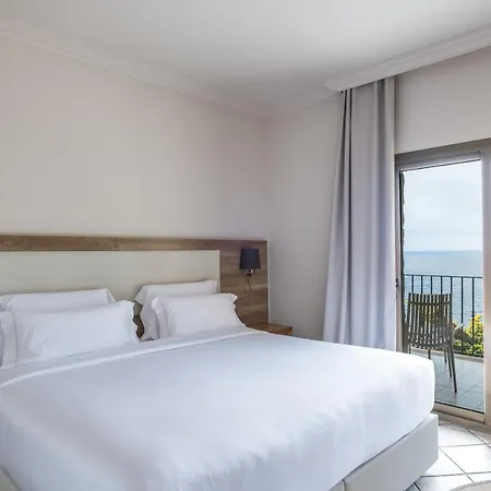 Eden Roc & By Brava Hotel 4*