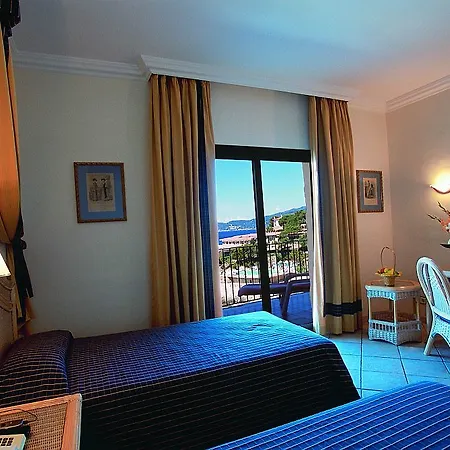 Eden Roc & By Brava Hotel