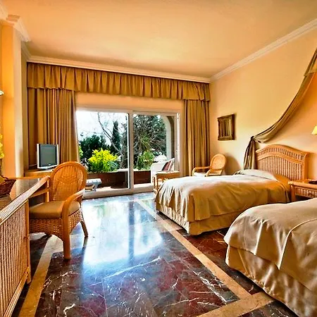Eden Roc & By Brava Hotel 4*